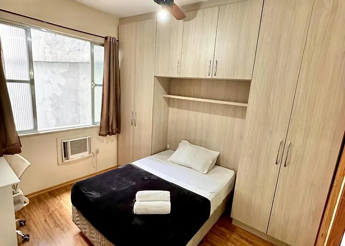 Apartamento Perto Da Praia E Do Metro Em Copacabana